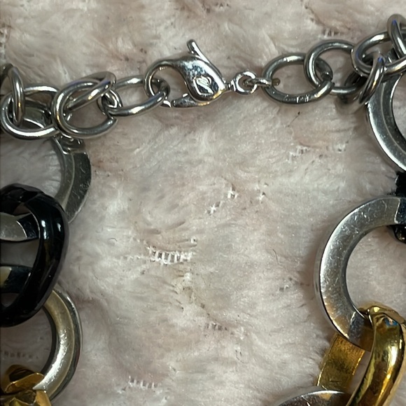 Swavorski heart mixed metal bracelet - Picture 3 of 5